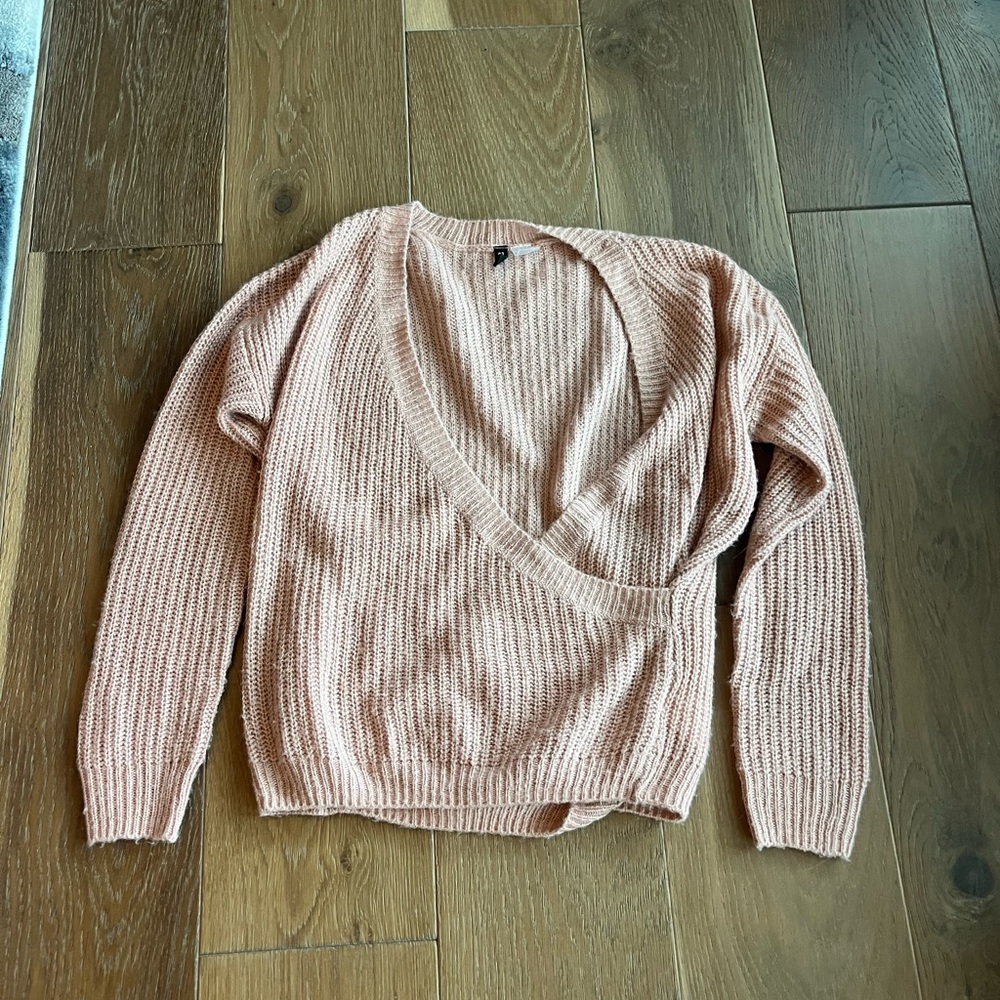 H&M Women's Blush V-Neck Sweater